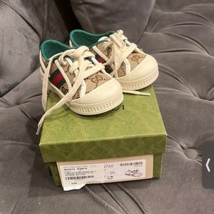 GUCCI SNEAKERS 4c (20uk)